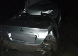 Молодой человек опрокинул Mitsubishi Lancer с 19-летним пассажиром на воронежской трассе