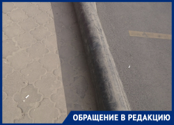 «Приходится перепрыгивать»: воронежцы сообщили о трудностях на остановке в Воронеже