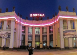 Очевидцы сообщили о бомбах на всех жд-вокзалах в Воронеже