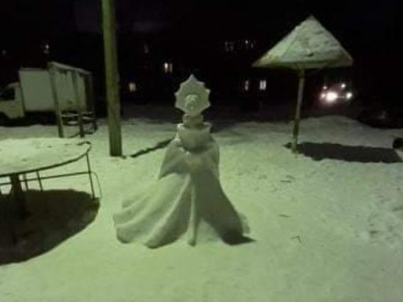 Снежную королеву необычайной красоты слепили в Воронеже