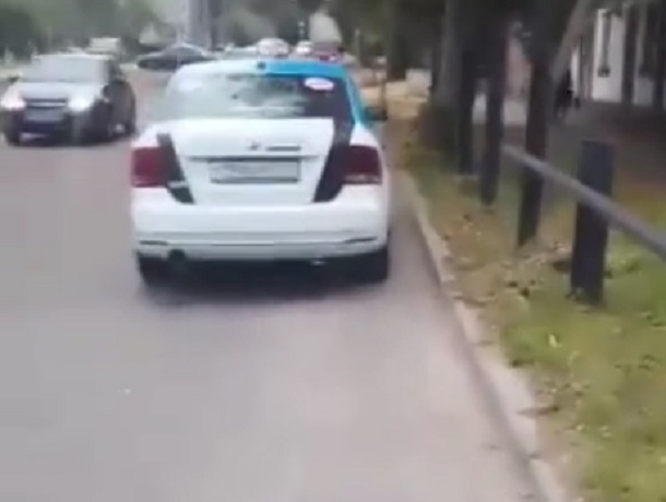 Первое нарушение машины-фотоконтроля платных парковок сняли в Воронеже