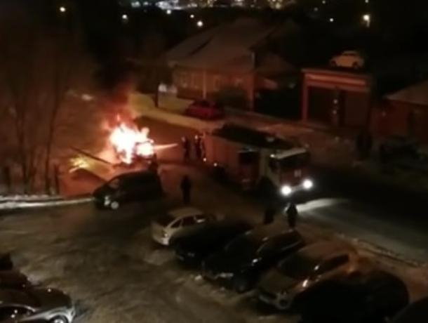 Спасение горящей «пятнашки» попало на видео в Воронеже