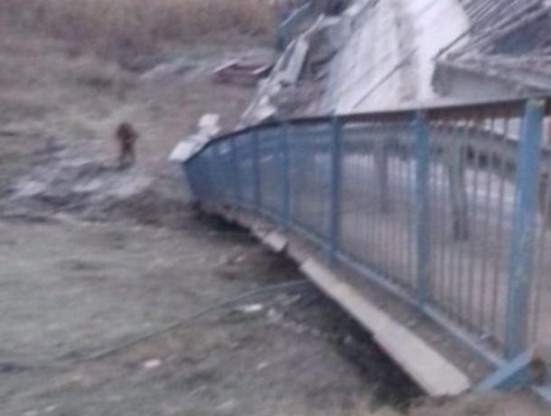 Последствия обрушения моста в Воронежской области сняли на видео