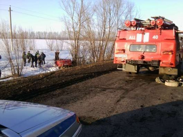 В Воронежской области при опрокидывании легковушки погиб человек, двое ранены