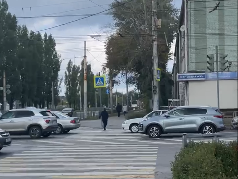 Горит перекресток воронеж. Воронеж. Воронеж обстановка. Перекресток дороги Иваново. Новости Воронежа происшествия.