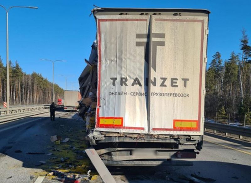 Опубликовано фото последствий столкновения двух грузовиков в Воронеже