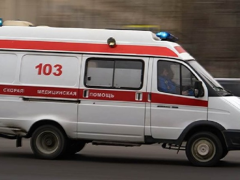 Девушку со смертельными травмами обнаружили на крыше машины в Воронеже