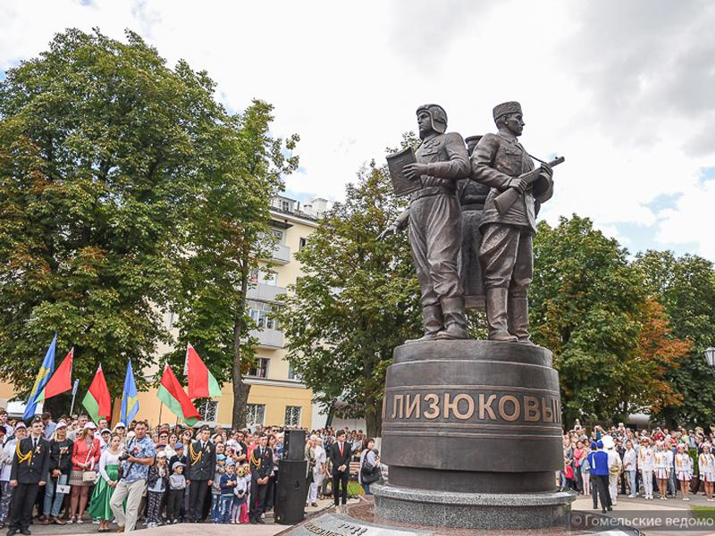 Мэр Кстенин открыл в Беларуси памятник братьям Лизюковым