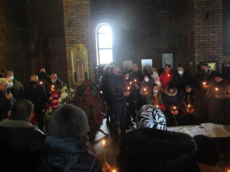 На Левобережном кладбище прошли похороны депутата, погибшего в ДТП под Воронежем