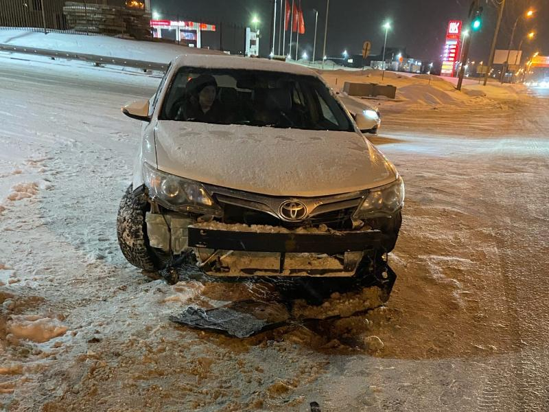Воронежцы ищут таинственного водителя, подрезавшего Toyota Camry перед ДТП