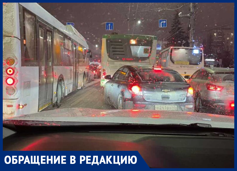 «Унижение» легковушек автобусами показали на примере сбоя выделенок в центре Воронежа