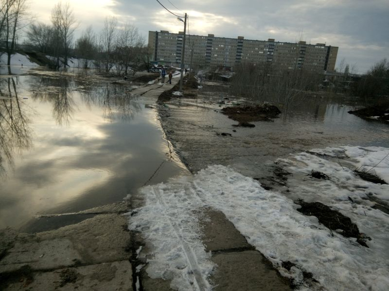 Под Воронежем женщина едва не утонула в канализационной луже