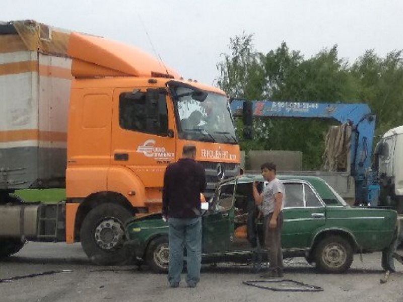 Цыгане с металлоломом протаранили грузовик в Воронеже