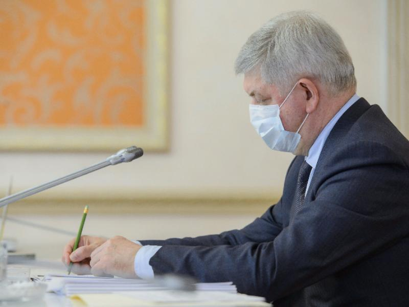 «Угрозу других заболеваний никто не отменял»: губернатор Гусев высказался об иммунизации воронежцев
