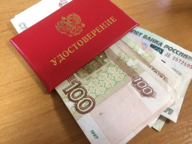 Воронежца осудили за попытку впихнуть 15 тысяч рублей инспектору ГИБДД