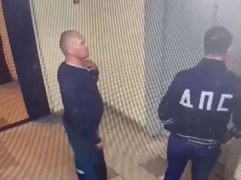 Фальшивого сотрудника ДПС с поддельными купюрами задержали после сделки в Воронеже