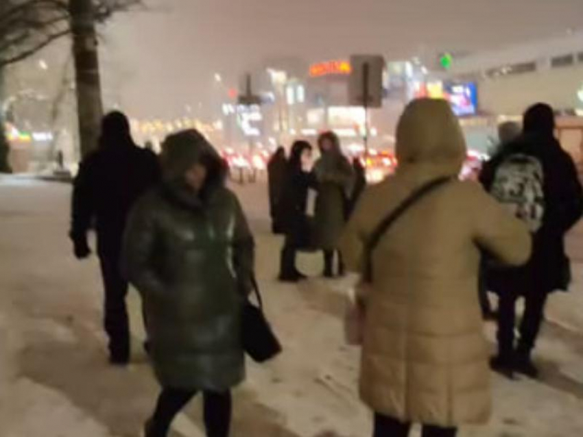 Воронежский цирк шоу фонтанов принц цирка. Цирк новогоднее представление. Цирк воронеж февраль 2024. Цирк баронеты гия эрадзе. Шоу фонтанов воронеж цирк.