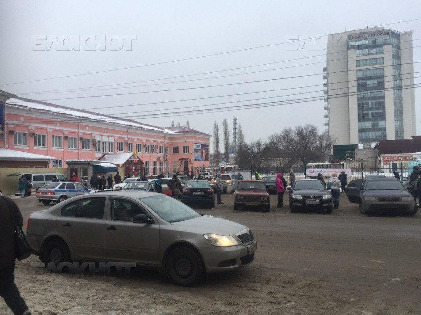 Спецслужбы эвакуировали автовокзал в Воронеже из-за угрозы взрыва